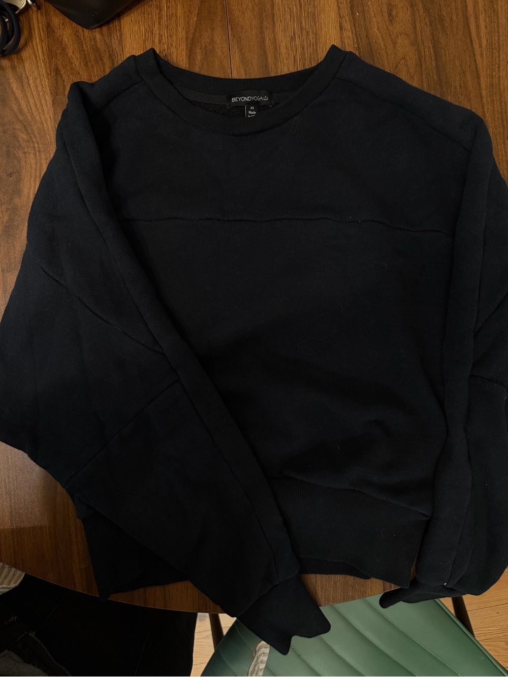 Beyond yoga black women’s sweatshirt size XS